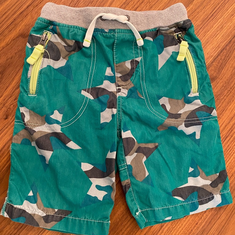 Mini Boden adventure shorts